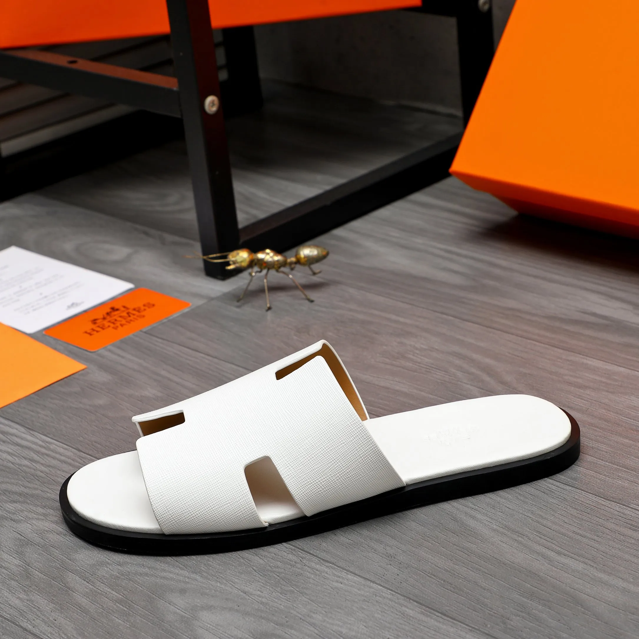 Men's shoes 💰280 Product trademark: Hermes "Hermes" slippers Regular size: 38-46 Product material: vertical grain cowhide upper, microfiber lining, original outsole